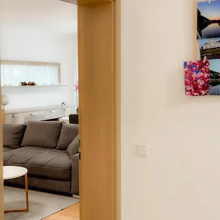 Modern Und Lichtdurchflutet - Mit Terrasse Apartman *