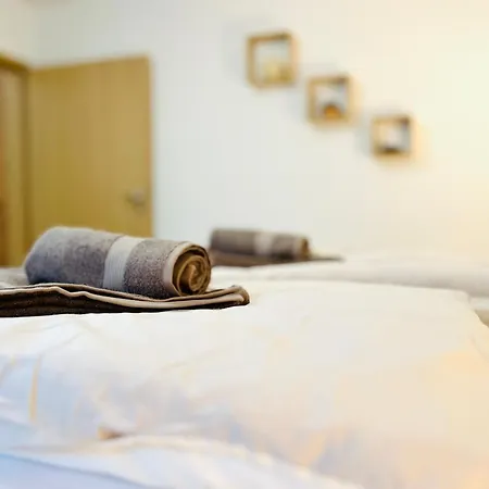 Modern Und Lichtdurchflutet - Mit Terrasse * Fachbach