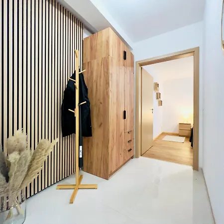 Modern Und Lichtdurchflutet - Mit Terrasse 公寓 Fachbach