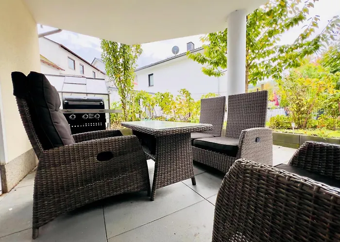 Modern Und Lichtdurchflutet - Mit Terrasse アパート