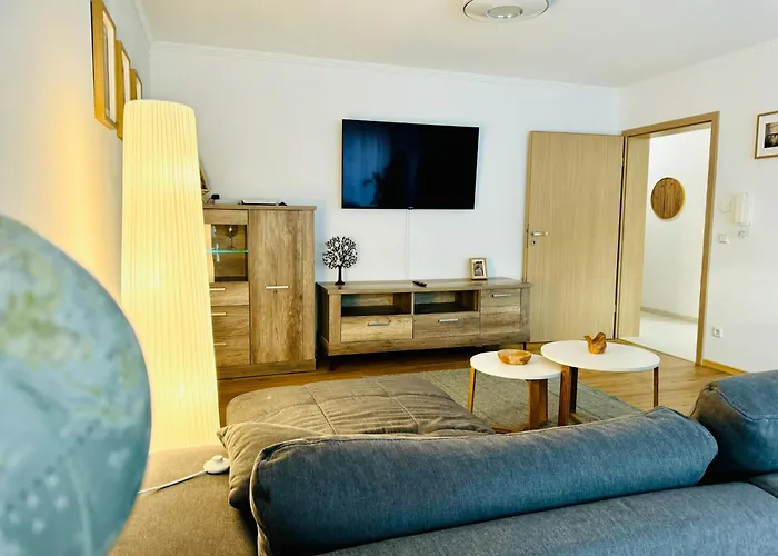 Modern Und Lichtdurchflutet - Mit Terrasse アパート